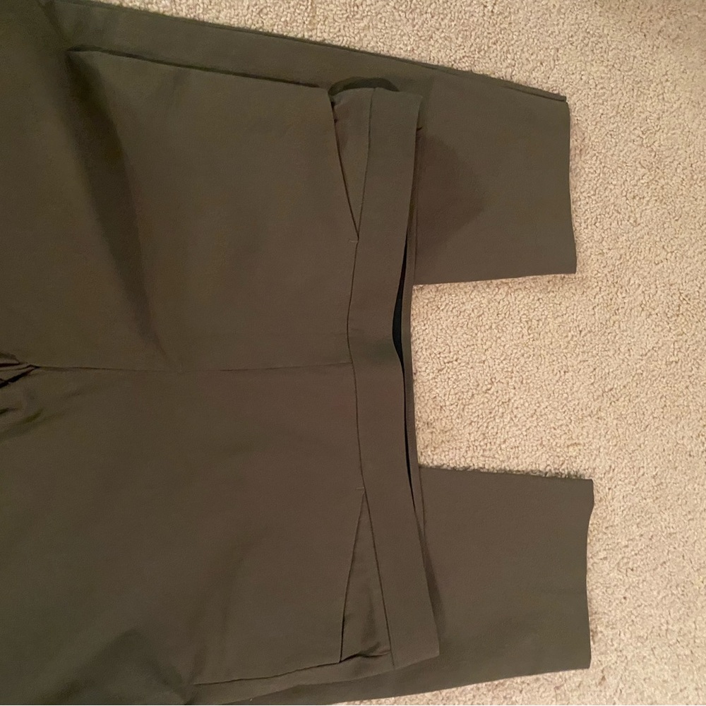 NWOT Liz Claiborne, Emma women's pull-on trousers size 14 Olive color - Picture 3 of 5